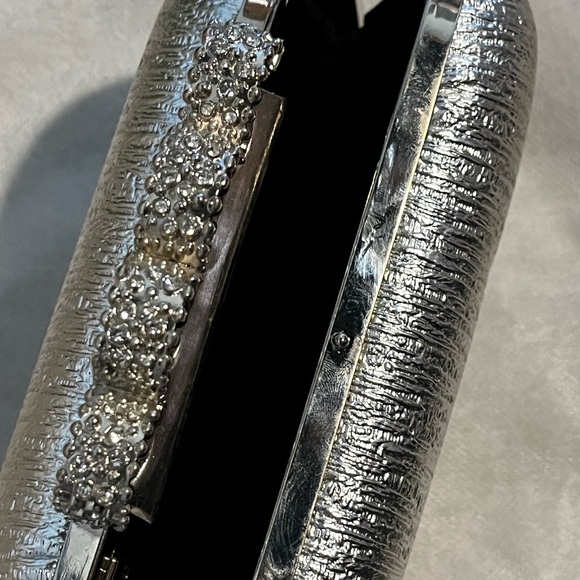 Silver Clutch with chain NWOT - Picture 4 of 7